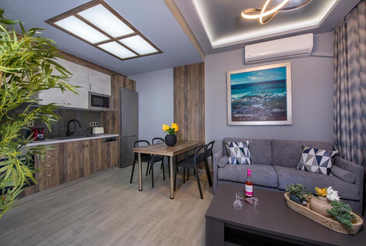 Rena'S Luxury Apartment With Free Private Parking Khania Eksteriør bilde