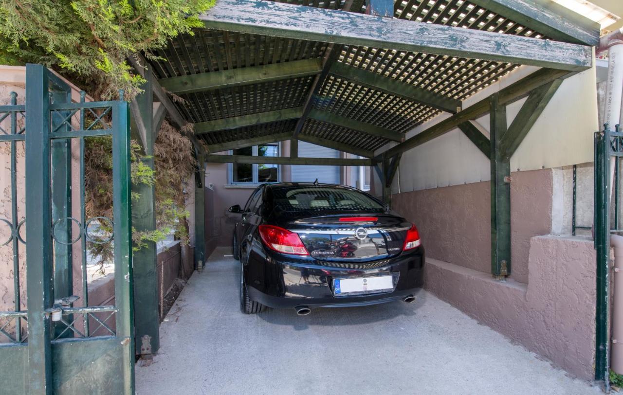 Rena'S Luxury Apartment With Free Private Parking Khania Eksteriør bilde